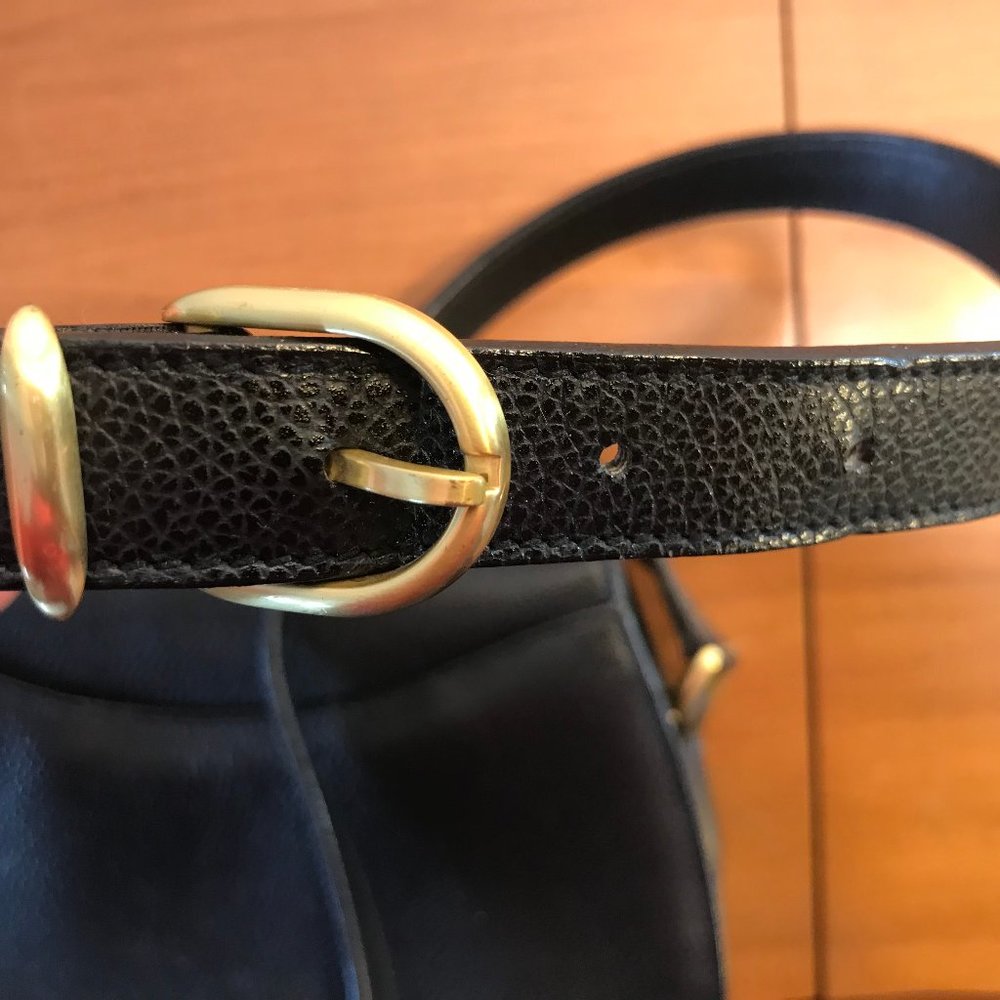Timeless black purse. - Picture 4 of 5